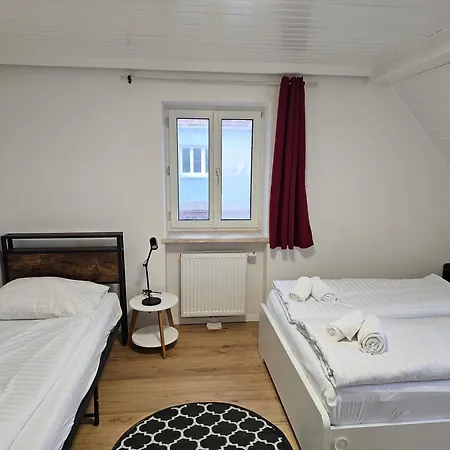 - With Two Beds Horn
