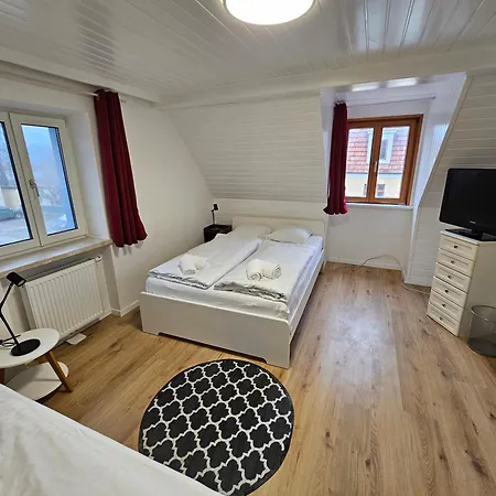 - With Two Beds Horn