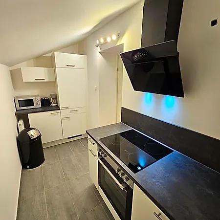 - With Two Beds 3* Horn