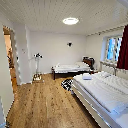 - With Two Beds Horn