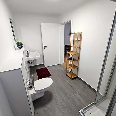 - With Two Beds 3* Horn