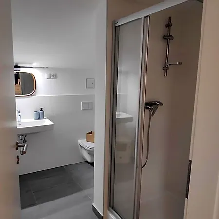 - With Two Beds Horn